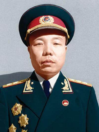 肖华上将