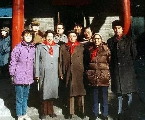 晚年毛岸青与李讷罕见合照，兄妹感情深厚，手足情深！