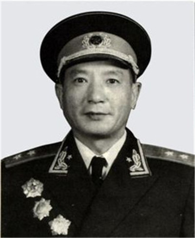 范朝利中将