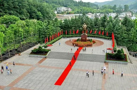 央视航拍韶山毛主席故居，天下奇观！