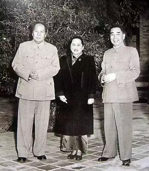 周恩来写的书信，毛泽东帮他改了这一个字