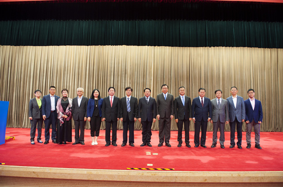 中国慈善联合会选举产生第二届会长及副会长