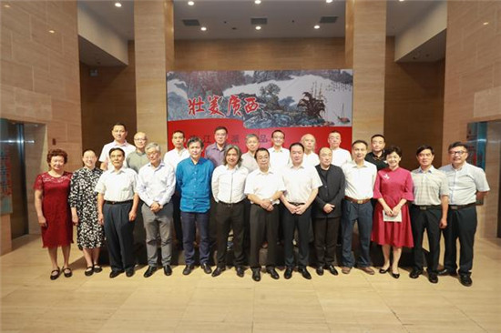 “壮美广西——漓江画派作品展”在中国美术馆开幕