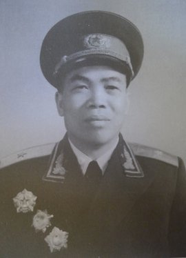 韦祖珍少将