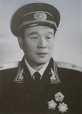兴中少将