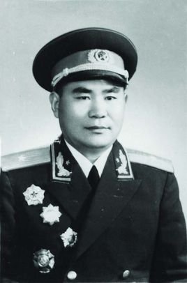 杨大易少将