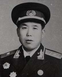 杨世明少将