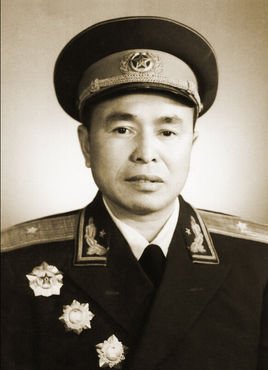 吴诚忠少将