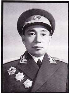 何以祥少将