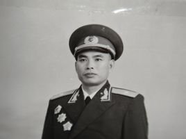 余光茂少将