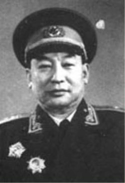邹善芳少将