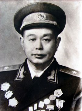 张闯初少将