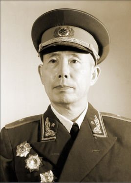 查国桢少将