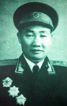 钟国楚少将