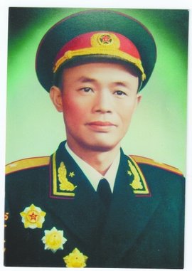 钟伟少将