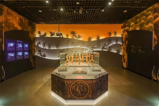 “天开一统——秦汉文物主题展”亮相天津博物馆，展览预计展至2025年3月底